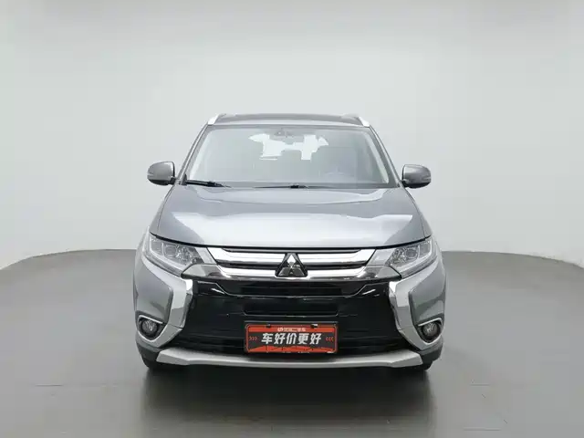 Mitsubishi Outlander 2018 2.4L 4WD Elite Edition 5-seater — фото 3