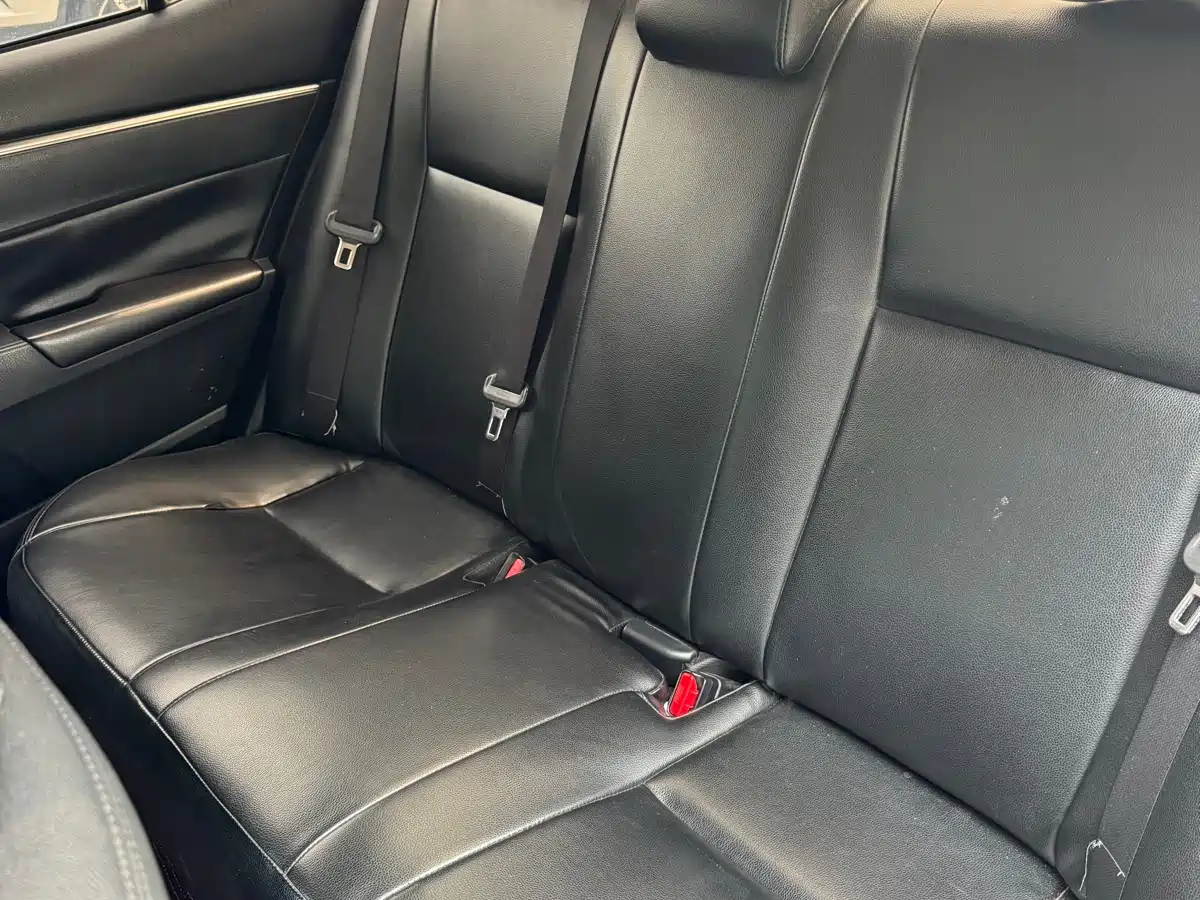 Toyota Corolla 2014 1.6L CVT GL фото 14