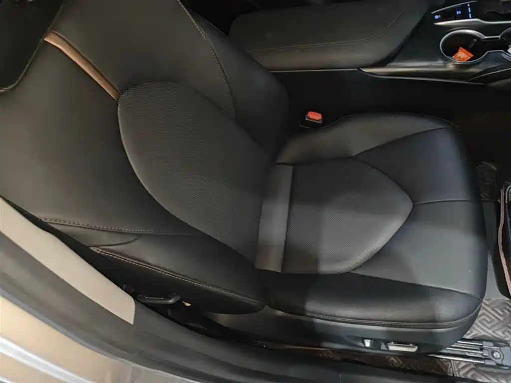 Toyota Camry 2021 2.5G Luxury Edition фото 25