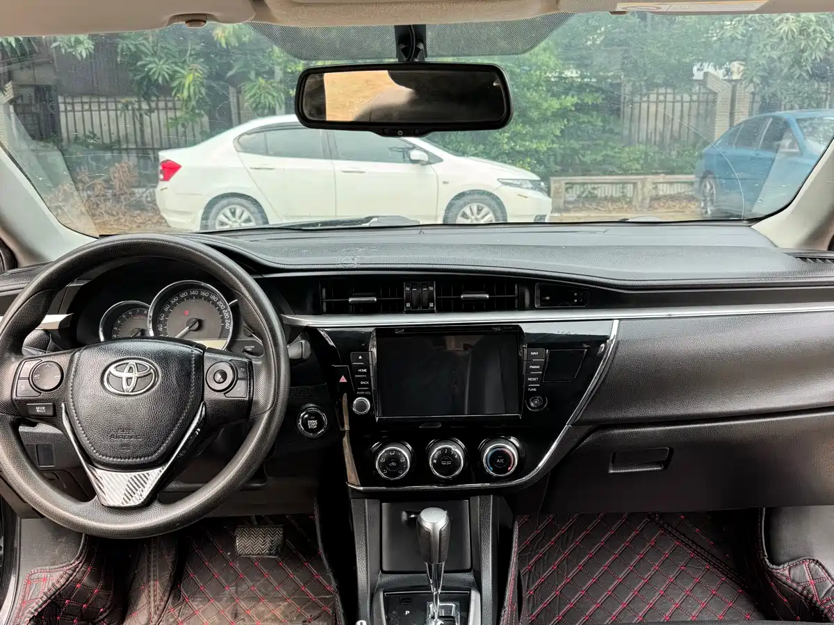 Toyota Corolla 2014 1.6L CVT GL фото 8