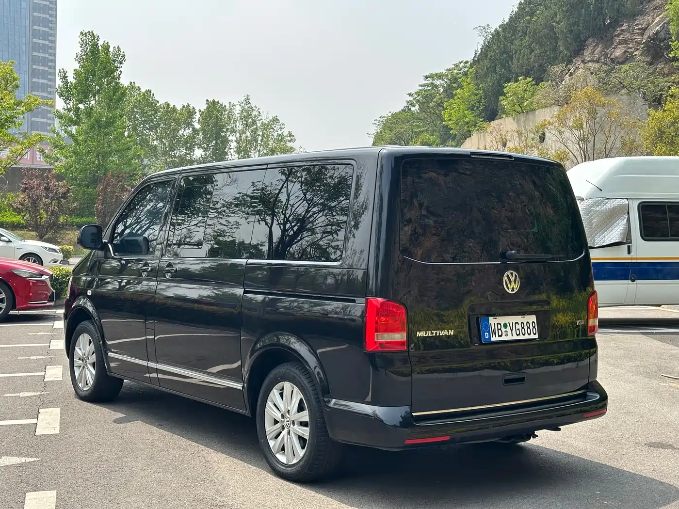 Volkswagen Multivan 2012 2.0TSI 2WD Luxury Edition фото 5