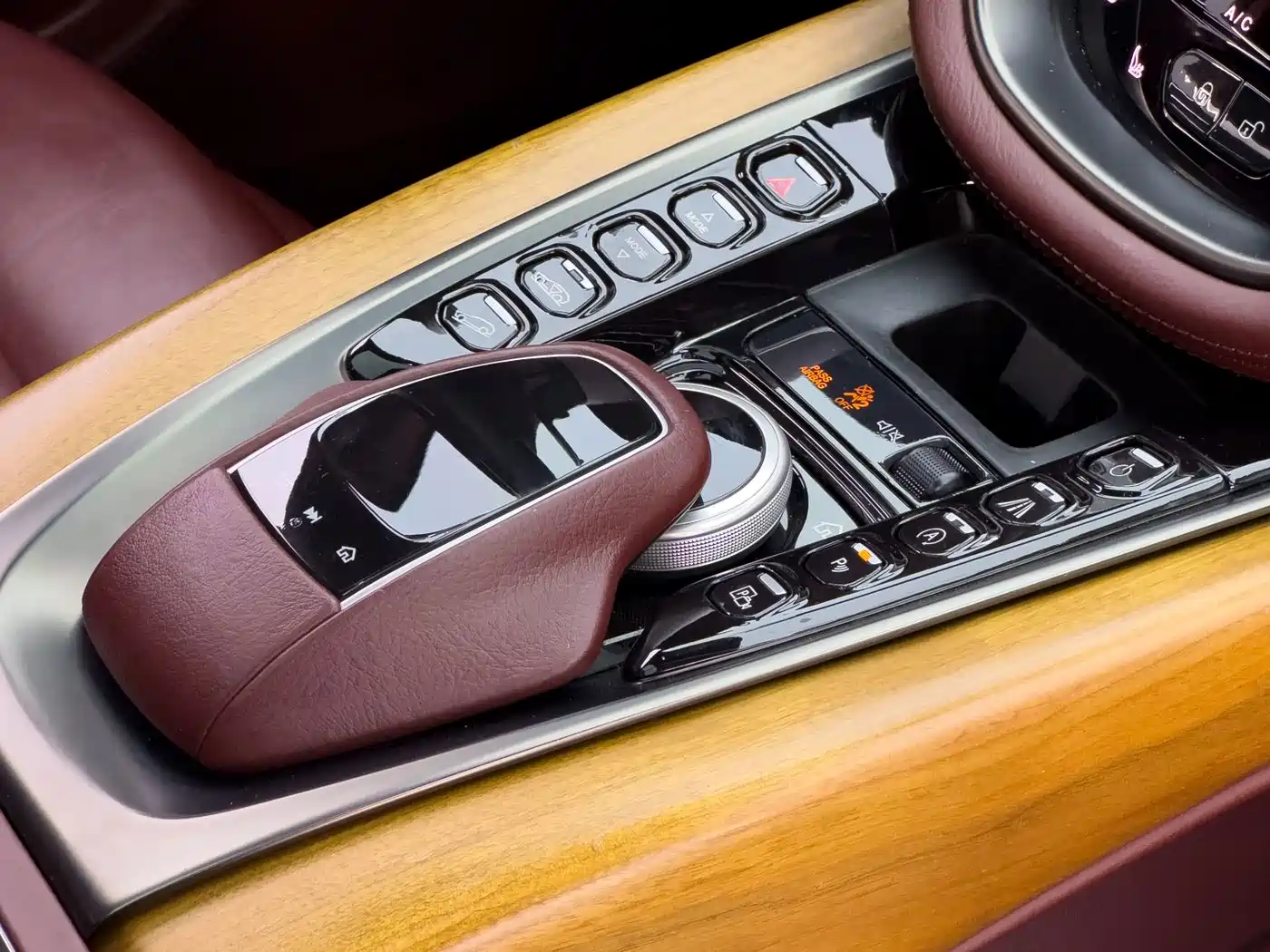 Aston Martin DBX 2020 2020 4.0T V8