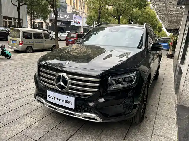 MERCEDES-BENZ GLB
