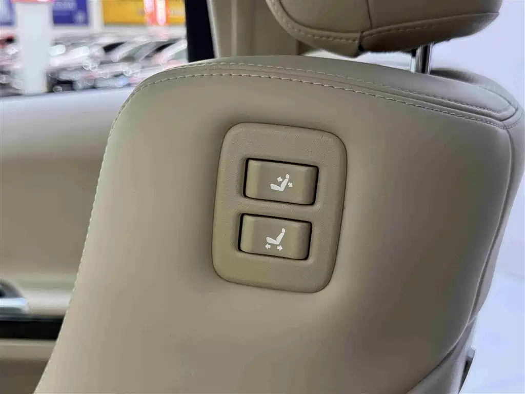 Toyota Alphard 2012 3.5L Luxury Edition фото 10