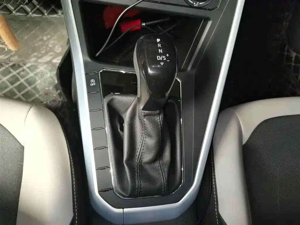 Volkswagen Polo 2019 Plus 1.5L Automatic Colorful Tech Edition фото 14
