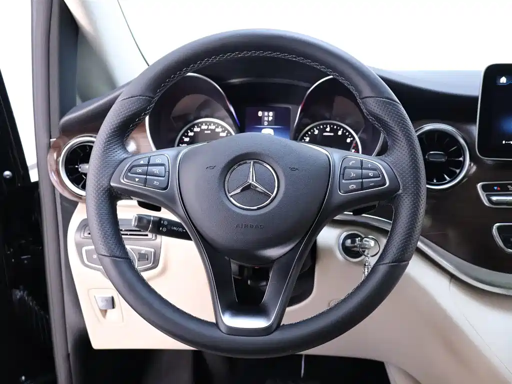 Mercedes-Benz V-Class 2022 V 260 Pilot Edition фото 15