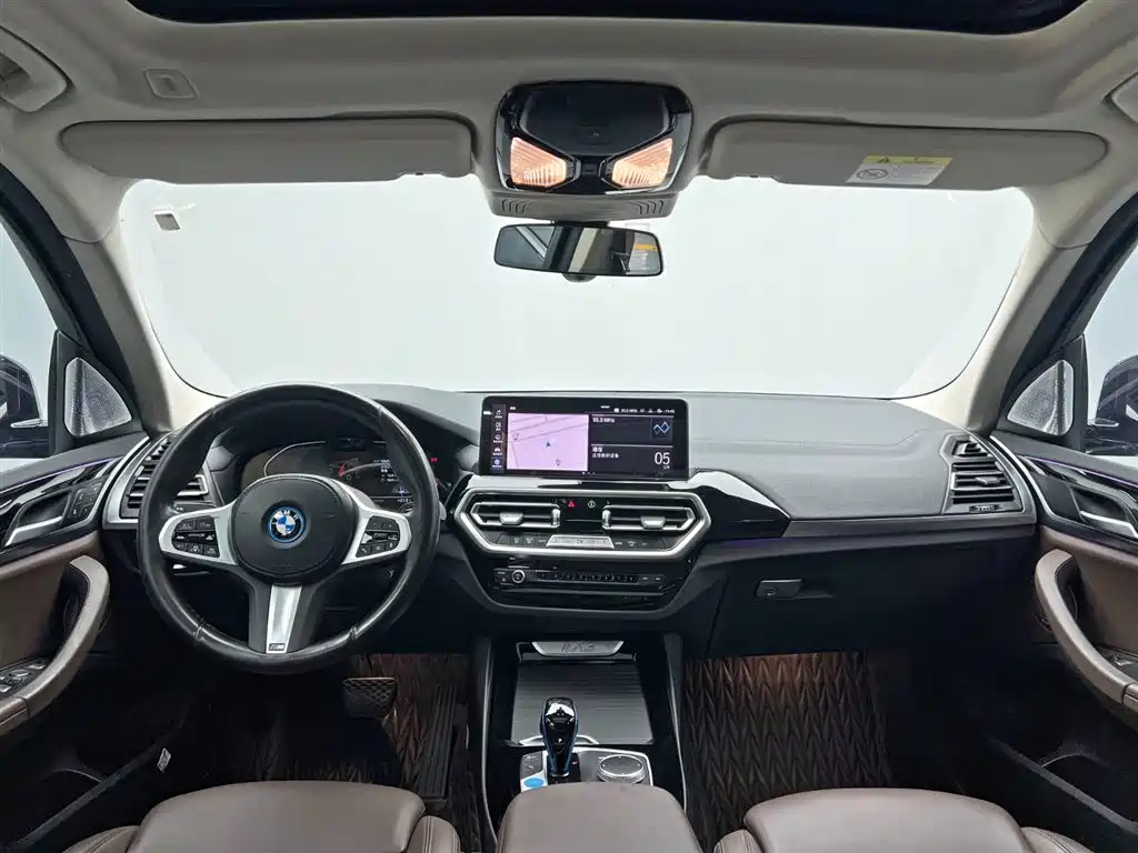 BMW iX3 2022 Leading Edition фото 21