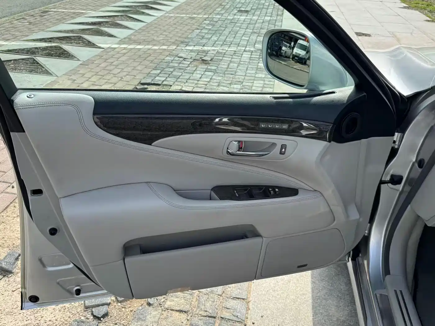 Lexus LS 2006 460L Premium Edition фото 10