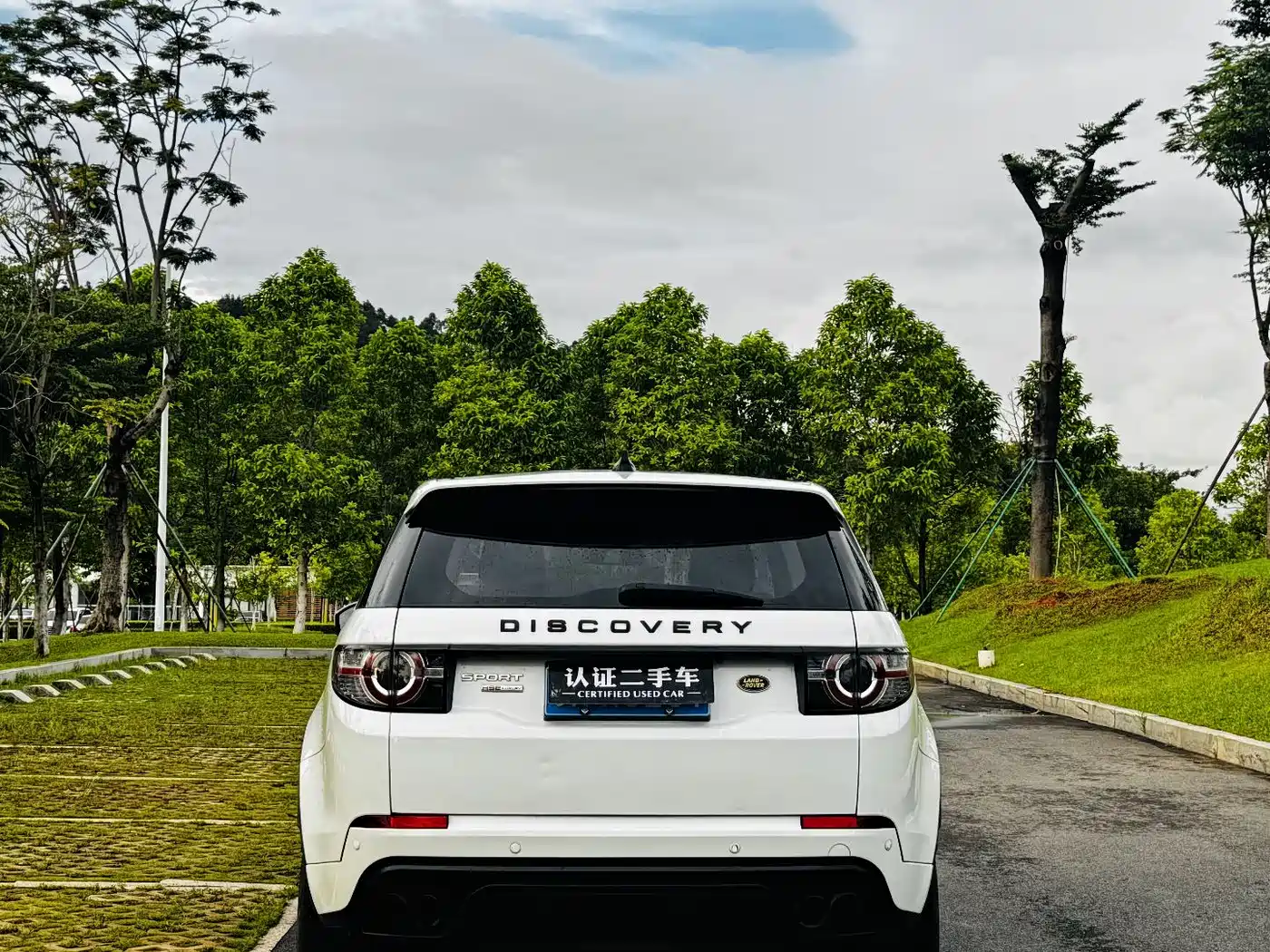 Land Rover Discovery Sport 2018 240PS SE Edition фото 6