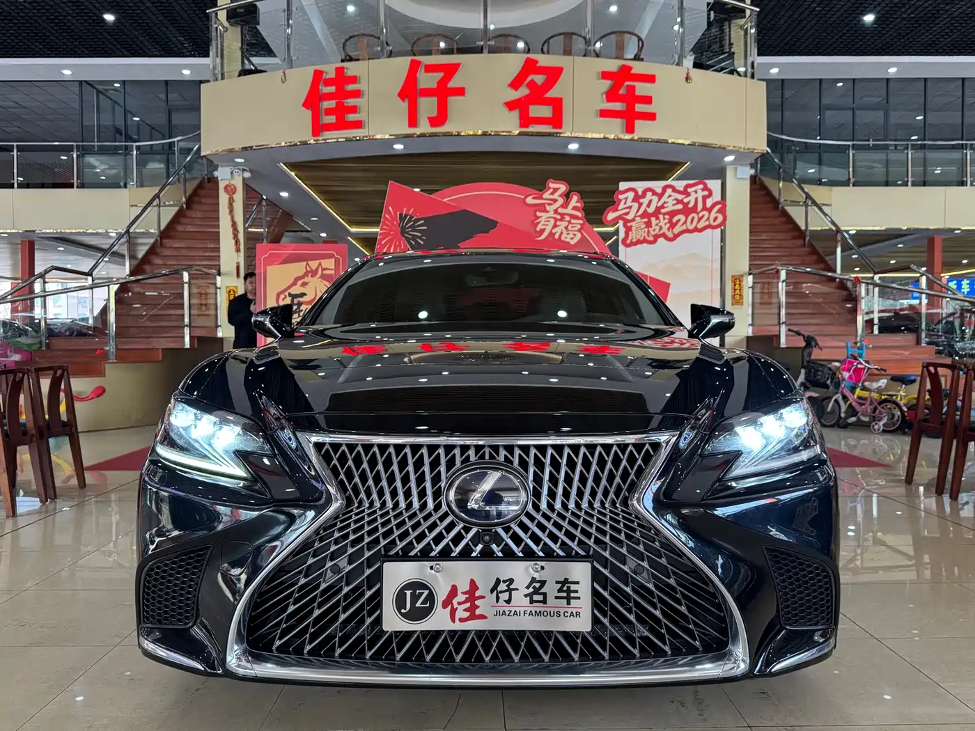 Lexus LS 2018 500h Luxury Edition China V фото 2