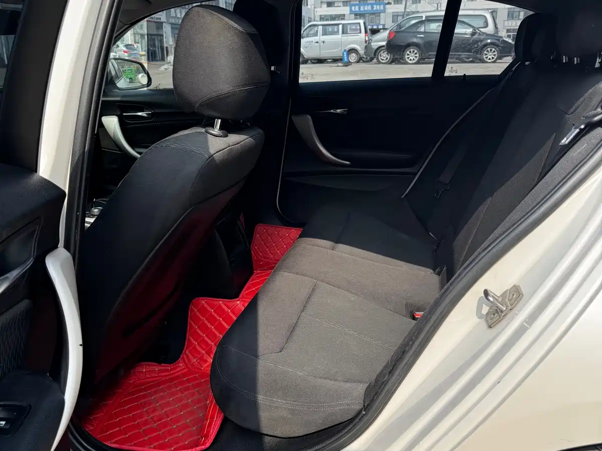 BMW 1 Series (Import) 2013 Facelift 116i Leading Model фото 8