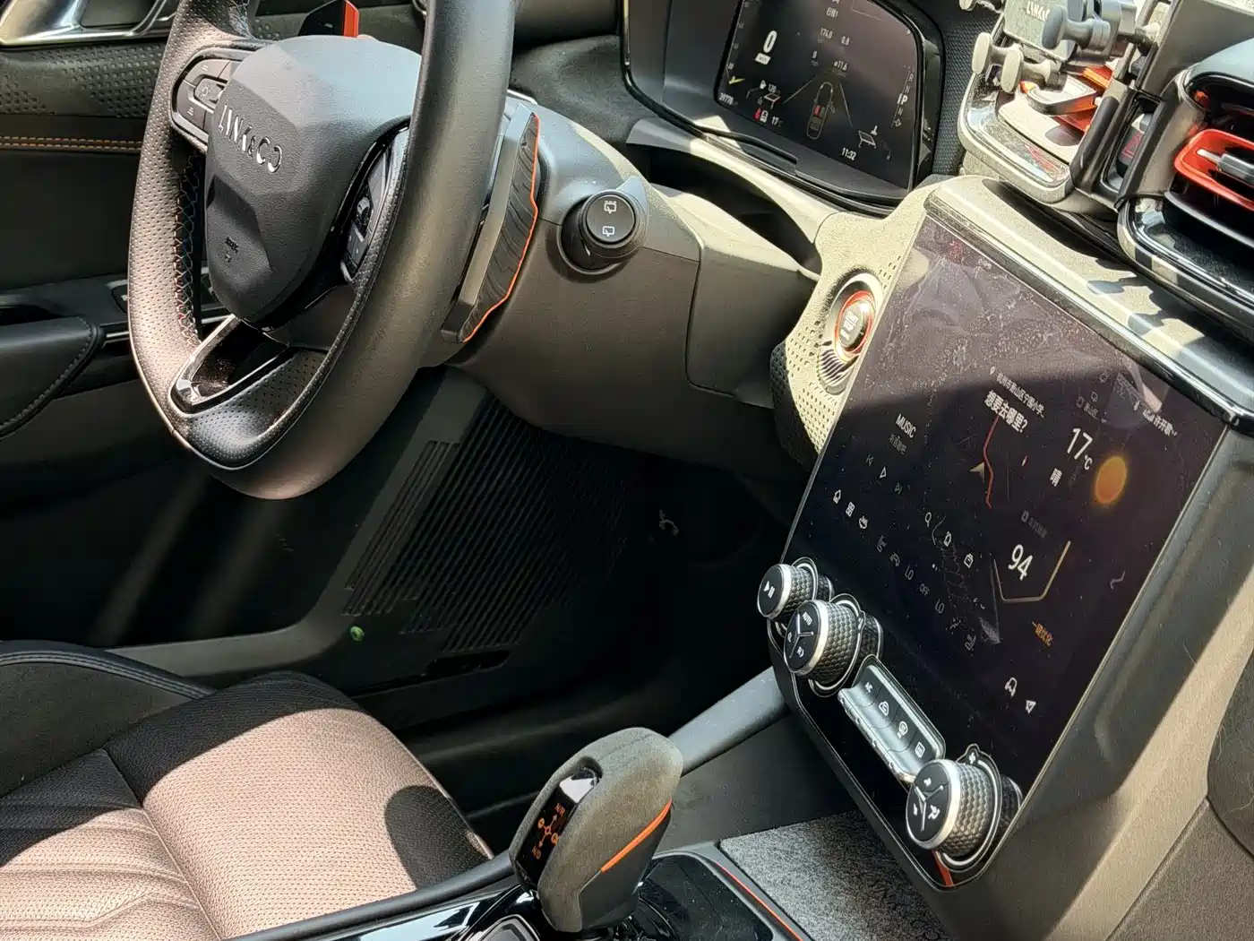 LYNK & CO. 02 HATCHBACK