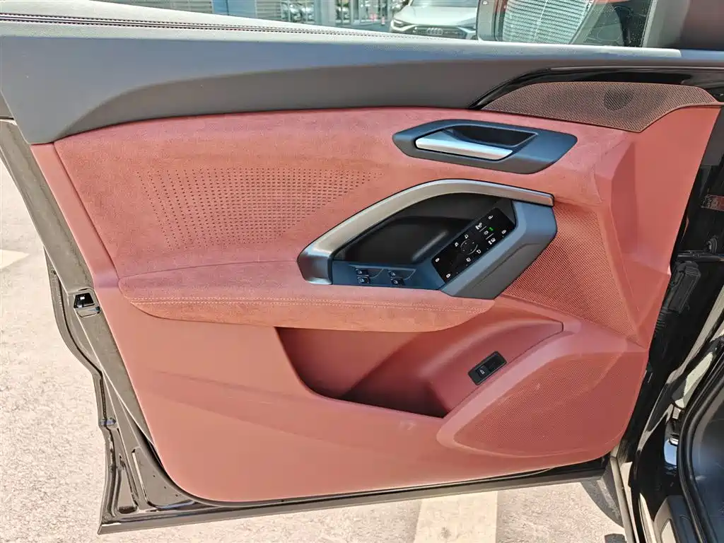 Audi Q5L 2026 Luxury Sport 150kW фото 13