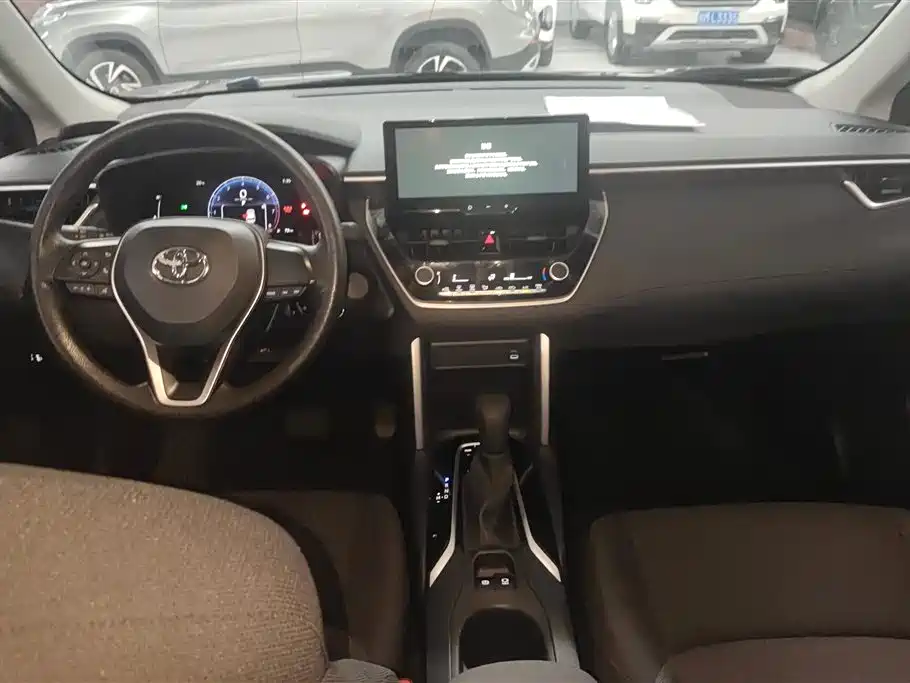 Toyota Frontlander 2023 2.0L CVT Elite Edition фото 12