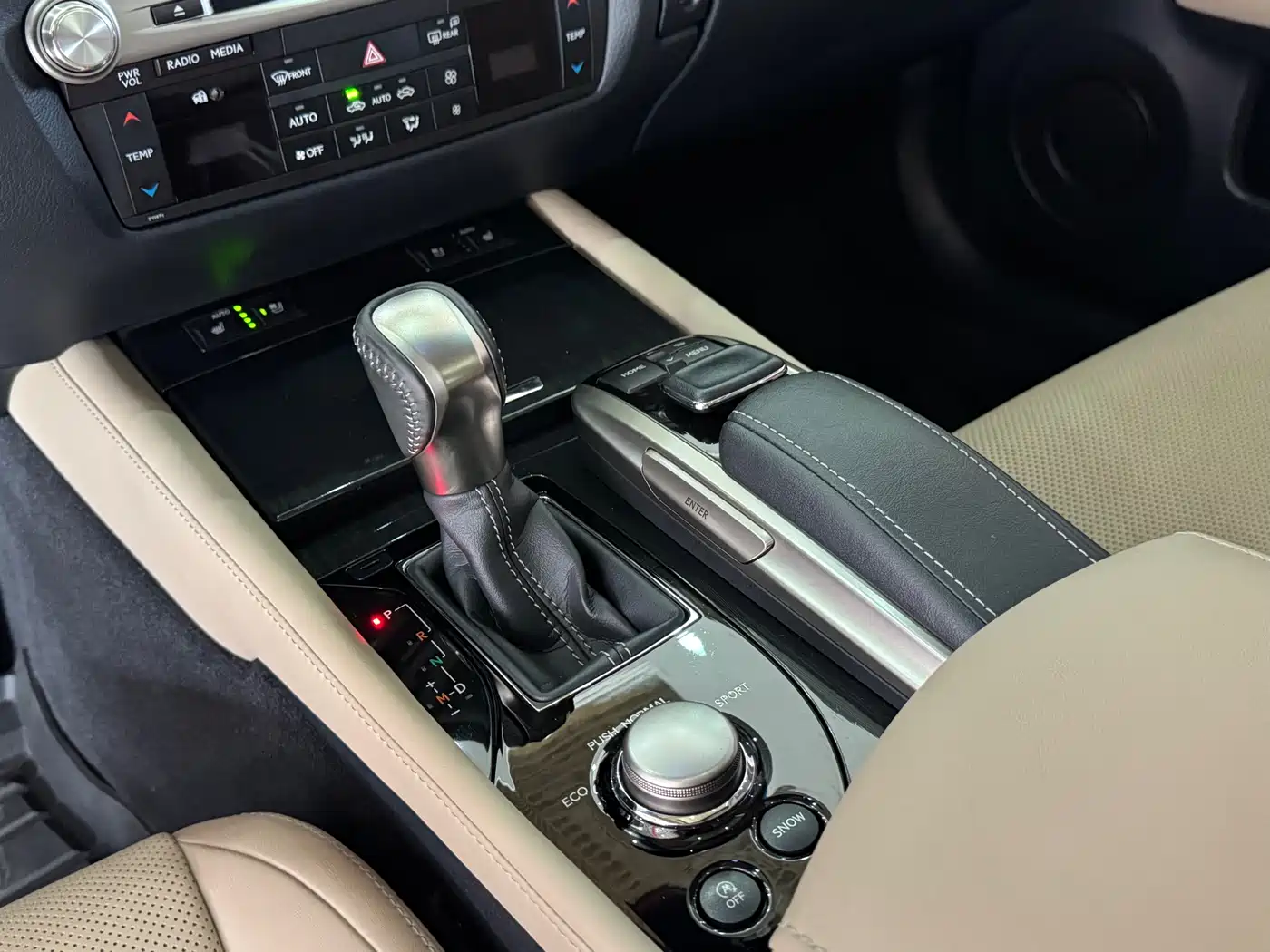Lexus GS 2016 200t Leading Edition фото 9