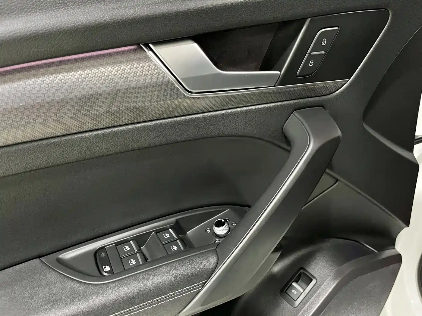 Audi Q5L 2023 40T Luxury Dynamic фото 14