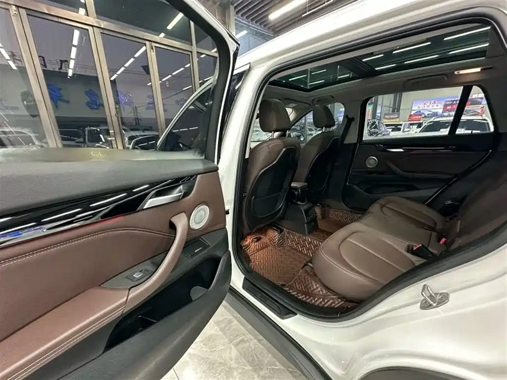 BMW X1 2021 sDrive20Li Fashion фото 8