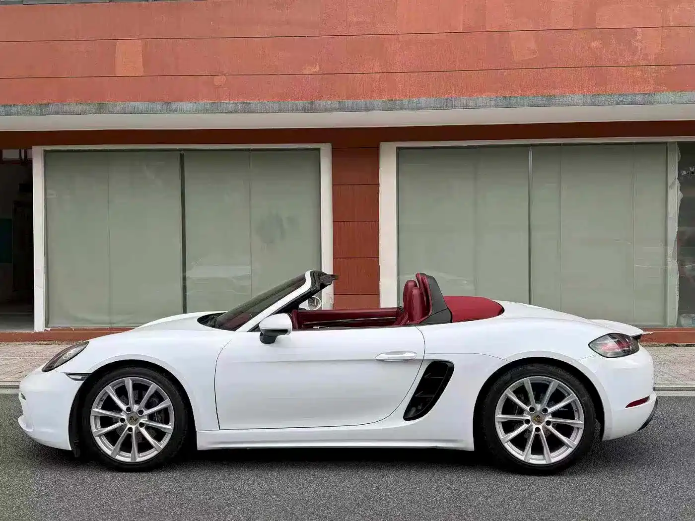 Porsche 718 2018 Boxster 2.0T фото 9