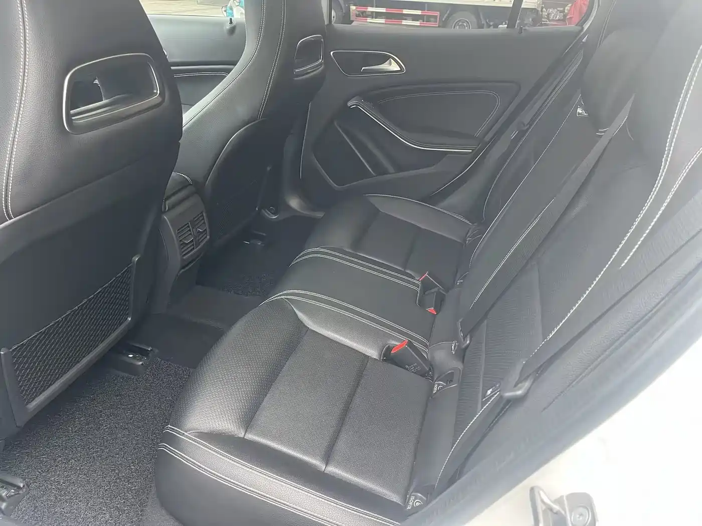 Mercedes-Benz GLA 2018 GLA 200 Dynamic фото 4
