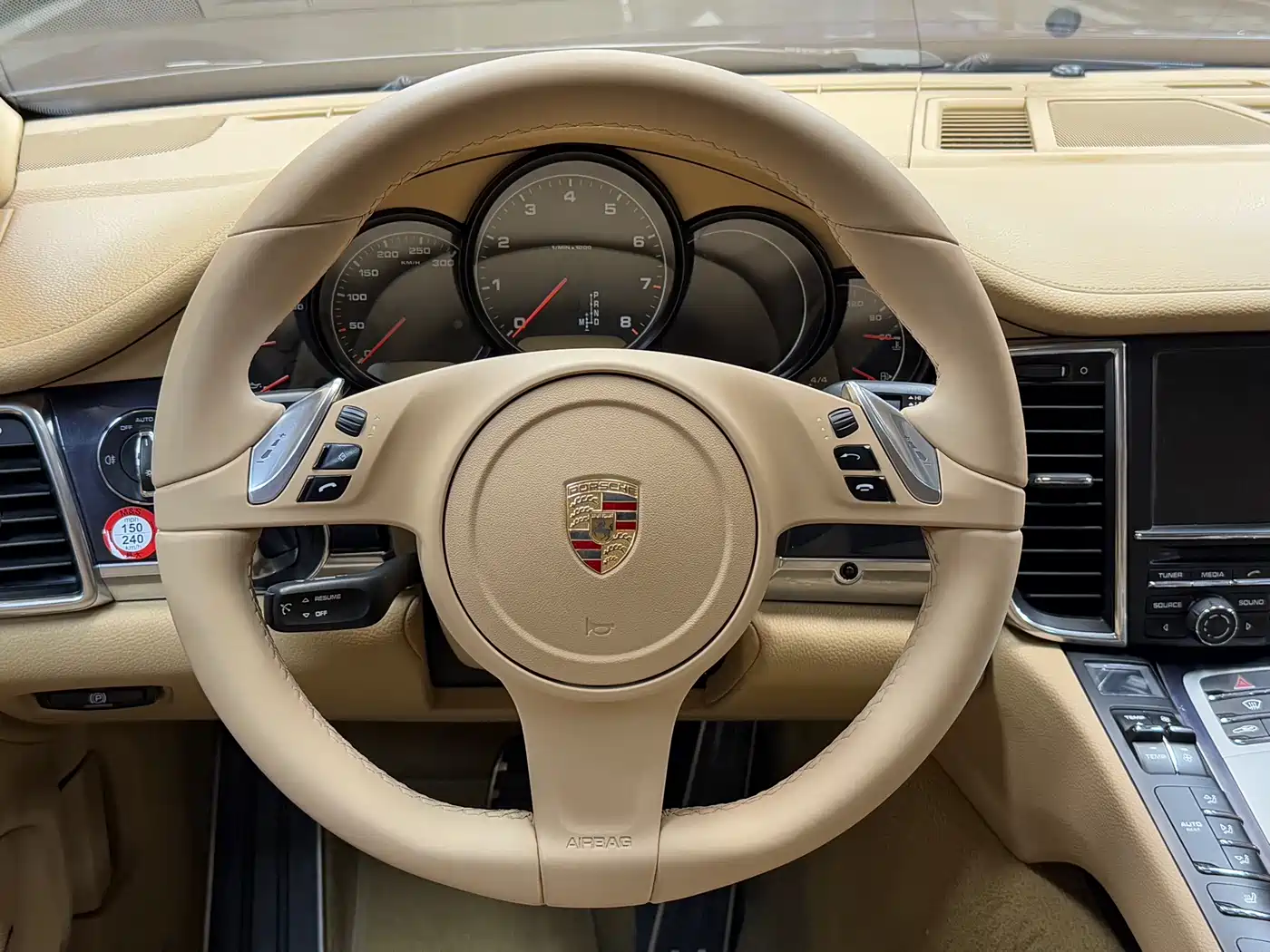 Porsche Panamera 2014 Panamera 4 3.0T фото 21