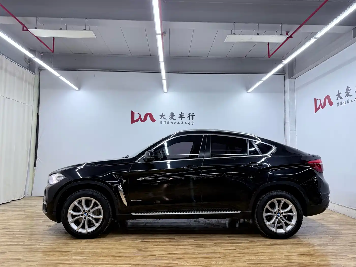 BMW X6 2015 xDrive28i фото 3