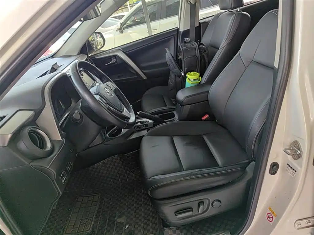 Toyota RAV4 Rongfang 2016 2.0L CVT 2WD Smart (China V) фото 15