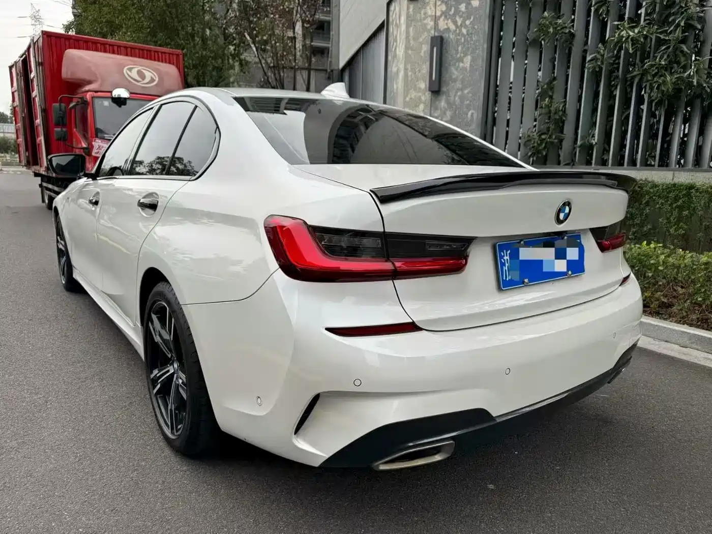 BMW 3 Series 2022 325Li M Sport Package фото 9