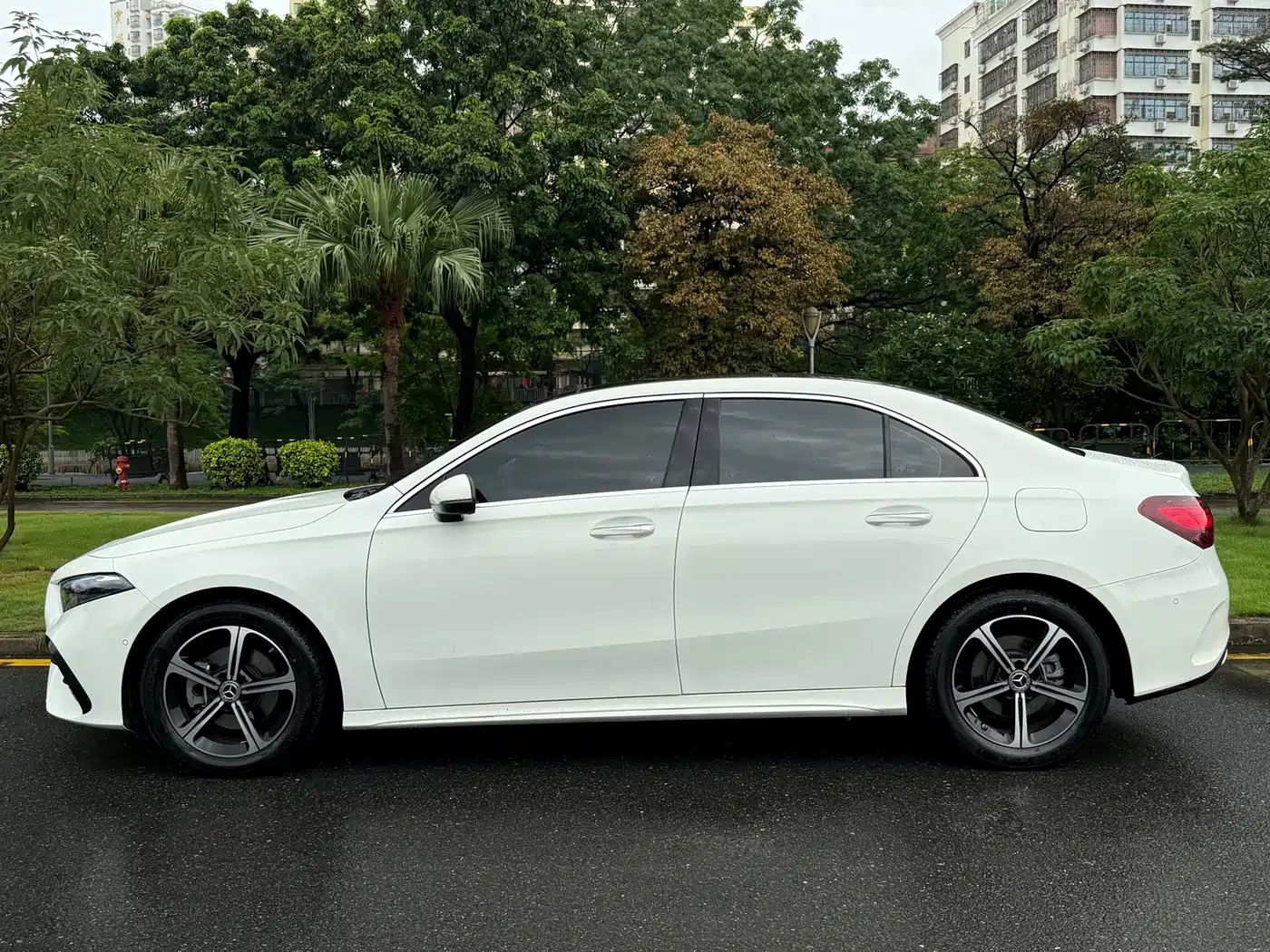 Mercedes-Benz A-Class 2025 A 200 L Fashion Edition фото 3