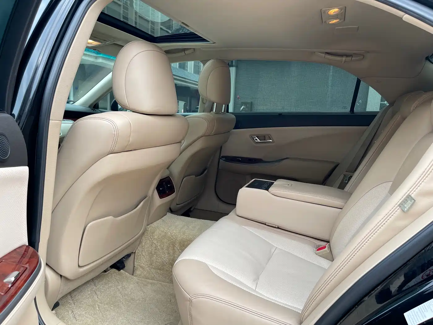 Toyota Crown 2012 2.5L Royal Leather Edition фото 6