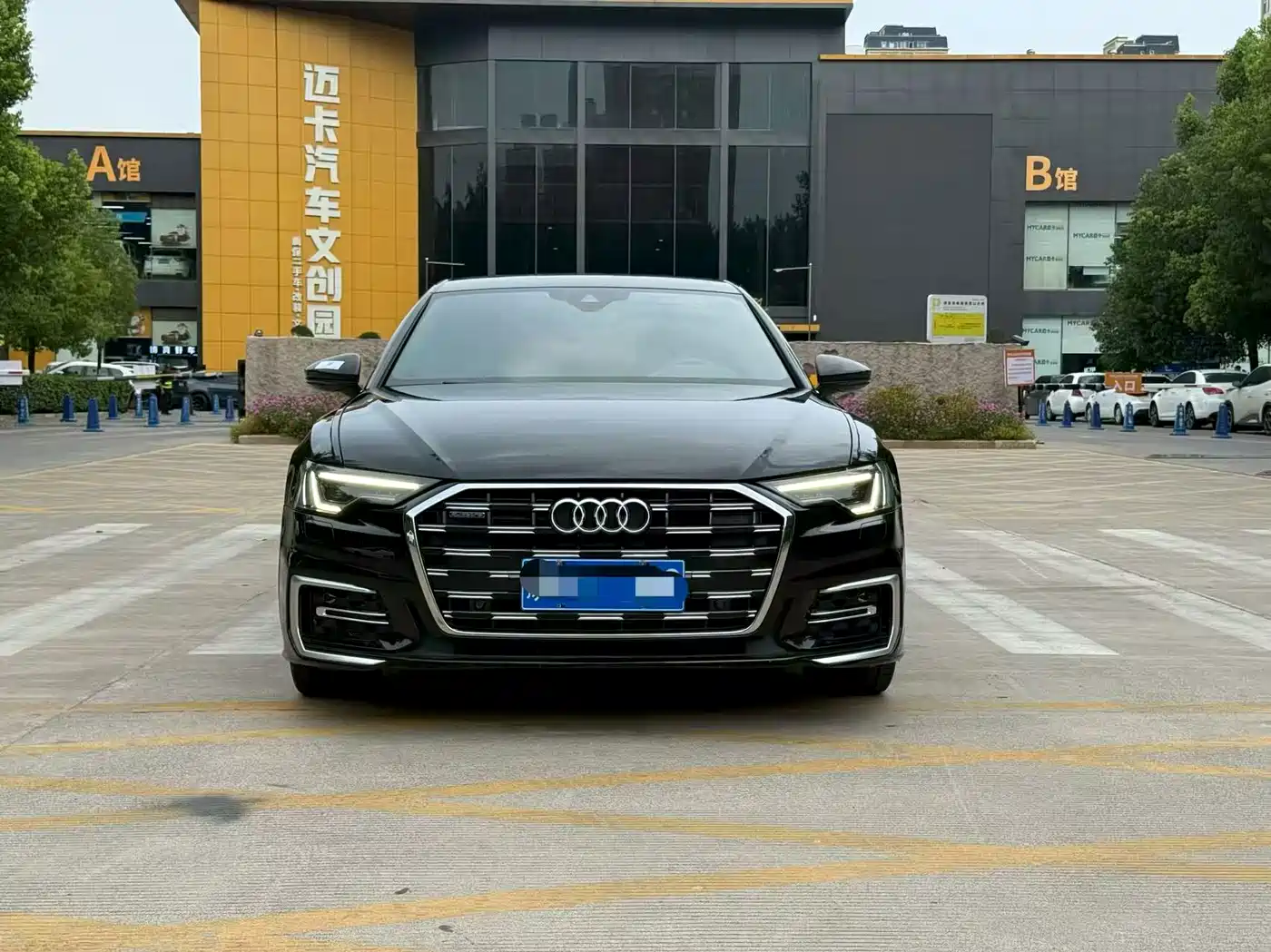 Фото 2 - Audi A6L