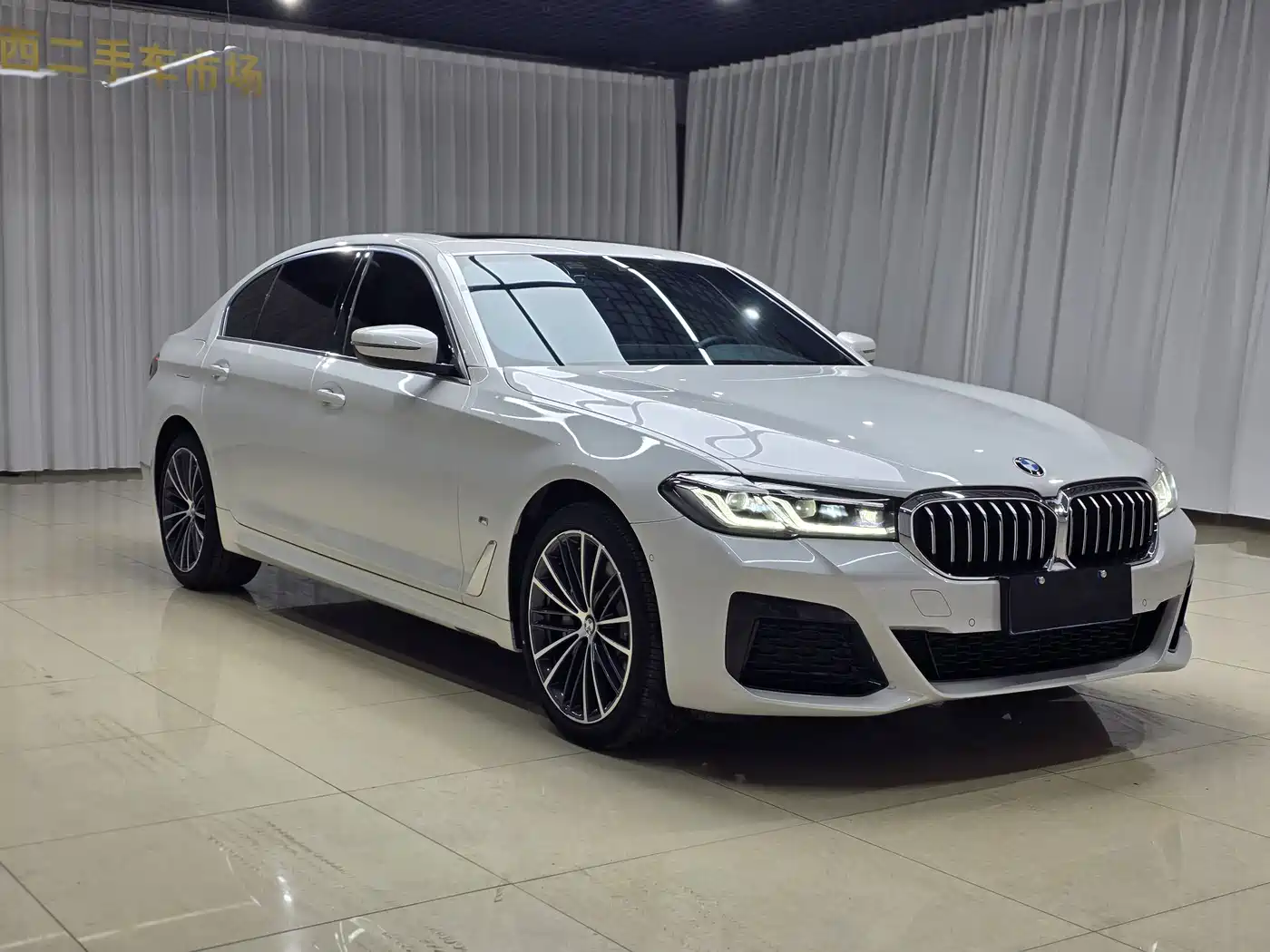 BMW 5 Series 2022 530Li Leading M Sport Package фото 3
