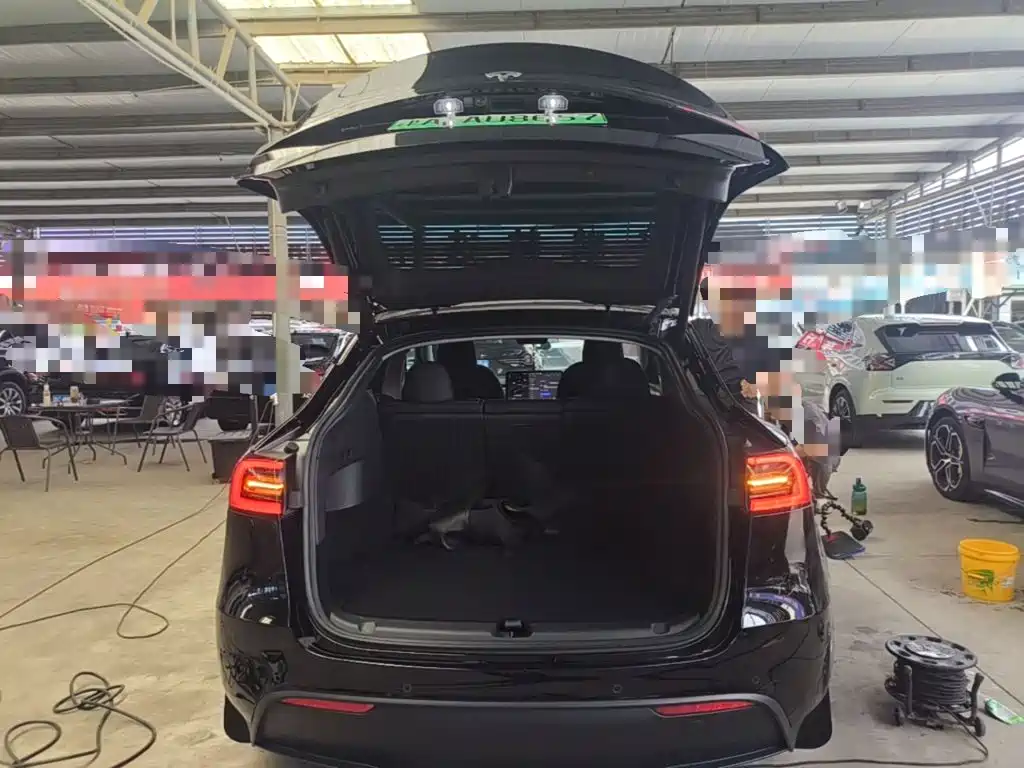 Фото 19 - Tesla Model Y