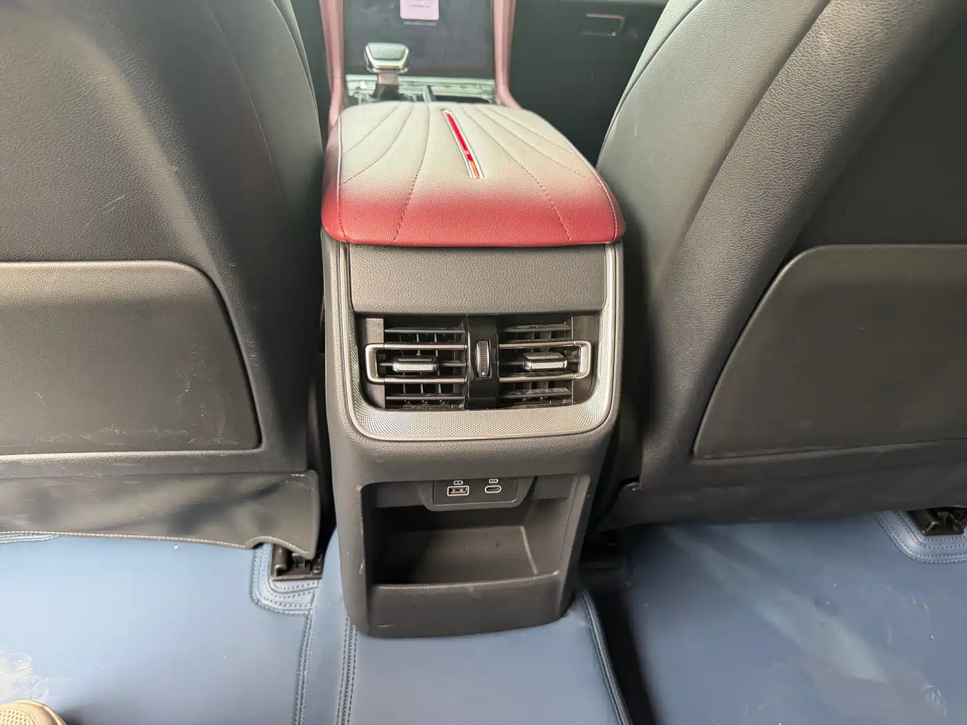 Hongqi H5 2025 1.5T DCT Qiyue 500,000 Units Commemorative Edition фото 11
