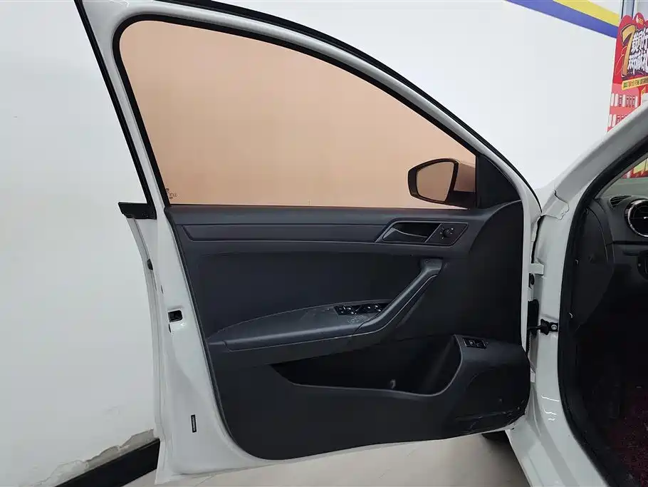 Volkswagen Jetta 2017 1.5L Manual Fashion фото 7