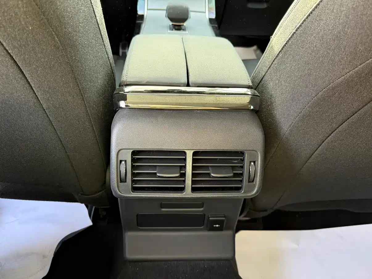 Land Rover Range Rover Velar 2024 S фото 9