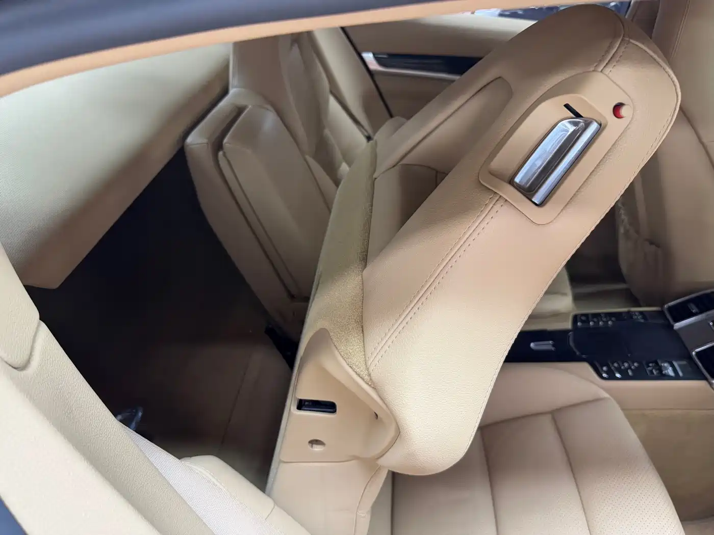 Porsche Panamera 2014 Panamera 4 3.0T фото 45