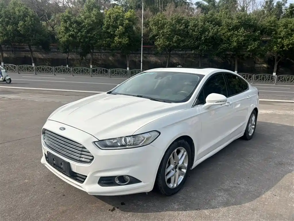 Фото 2 - Ford Mondeo