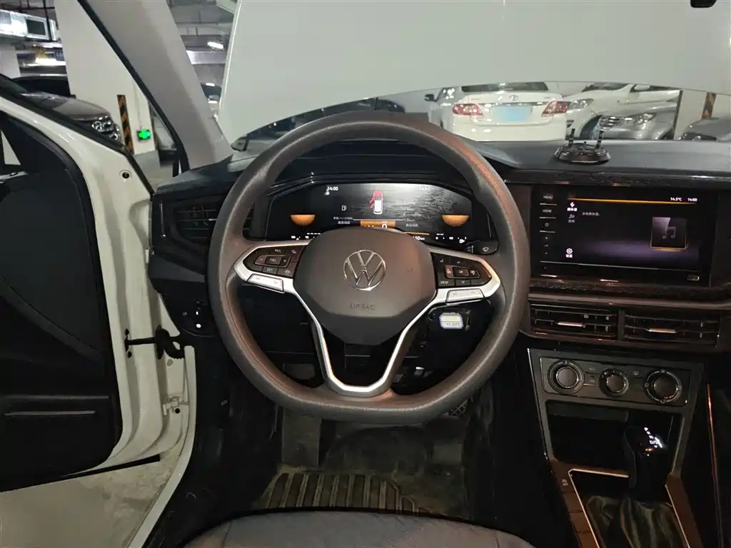 Volkswagen Lavida 2023 New Sharp 1.5L Auto Premium Edition фото 7