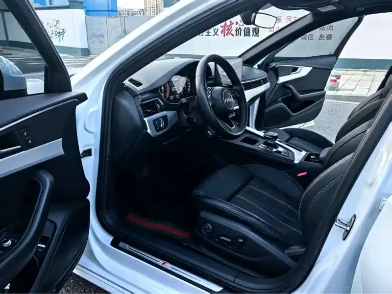 Audi A4L 2020 40 TFSI Fashion Dynamic Edition фото 4