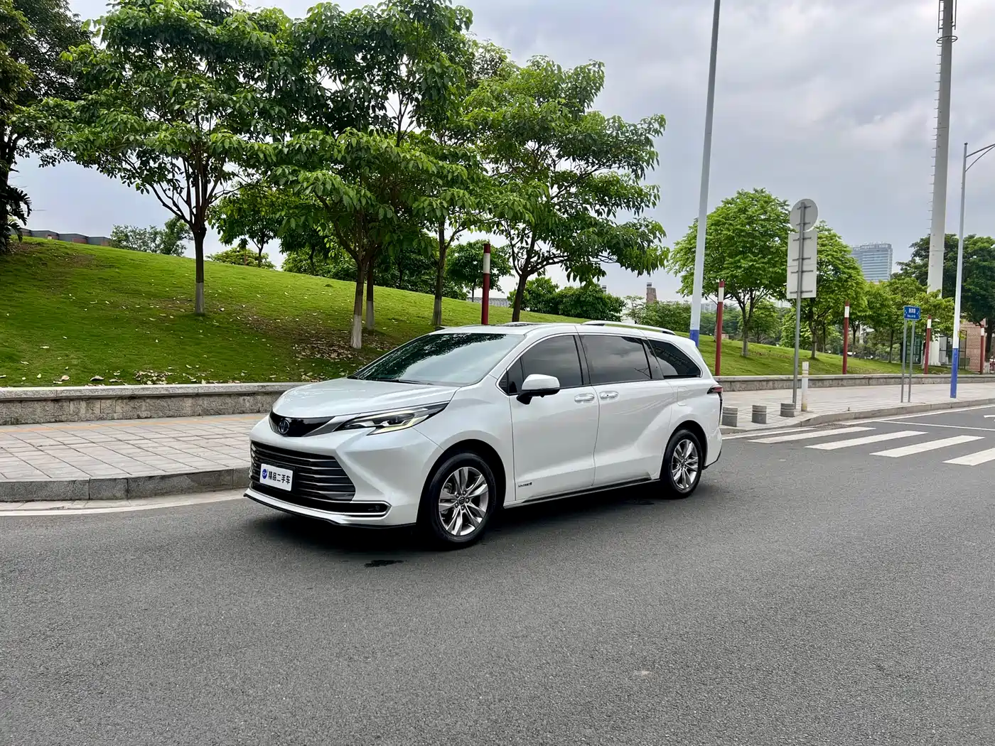 Toyota Sienna 2021 2.5L Hybrid Ultimate Edition