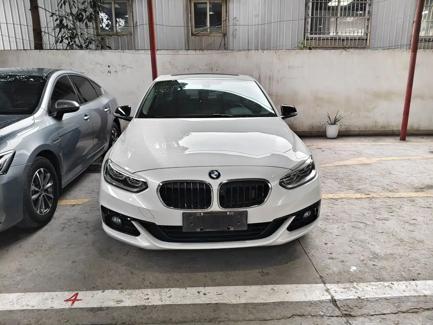 BMW 1 Series 2018 118i Sport Edition фото 2