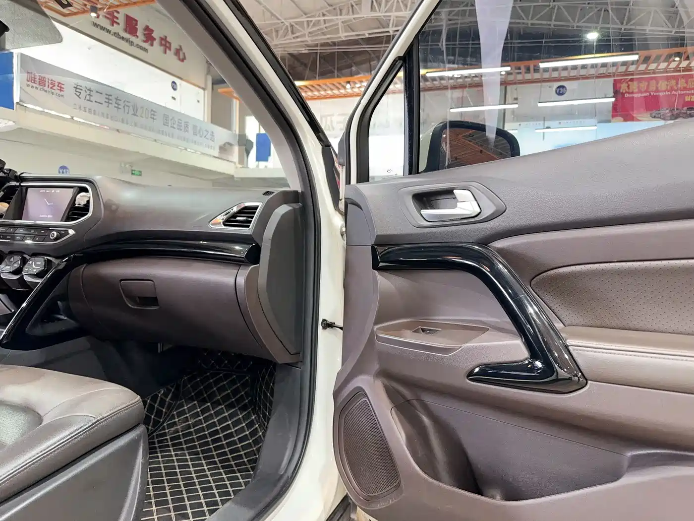 GAC Trumpchi Trumpchi GS4 2017 235T G-DCT 2WD Luxury фото 23