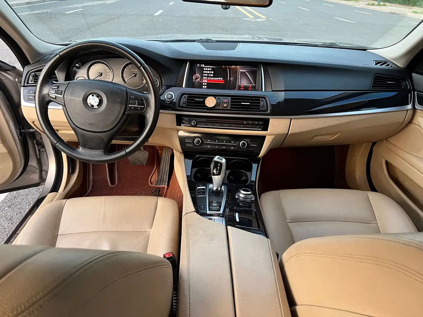 BMW 5 Series 2014 520Li Elegance фото 5