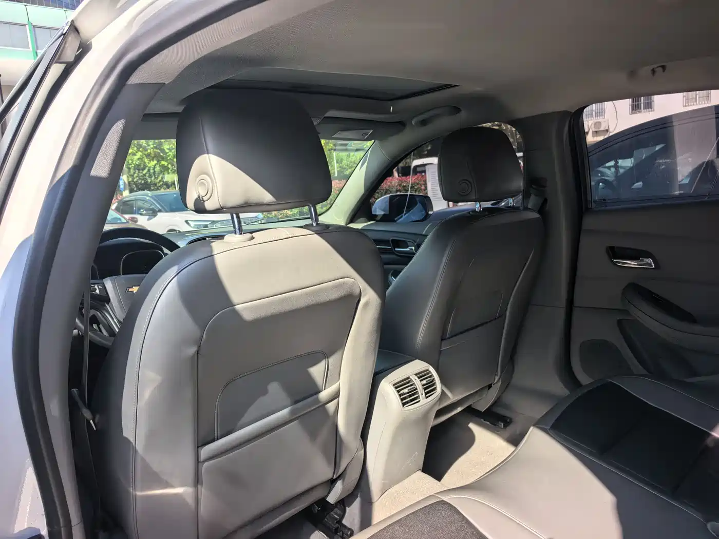 Chevrolet Malibu 2013 2.0L Automatic Luxury Edition фото 9