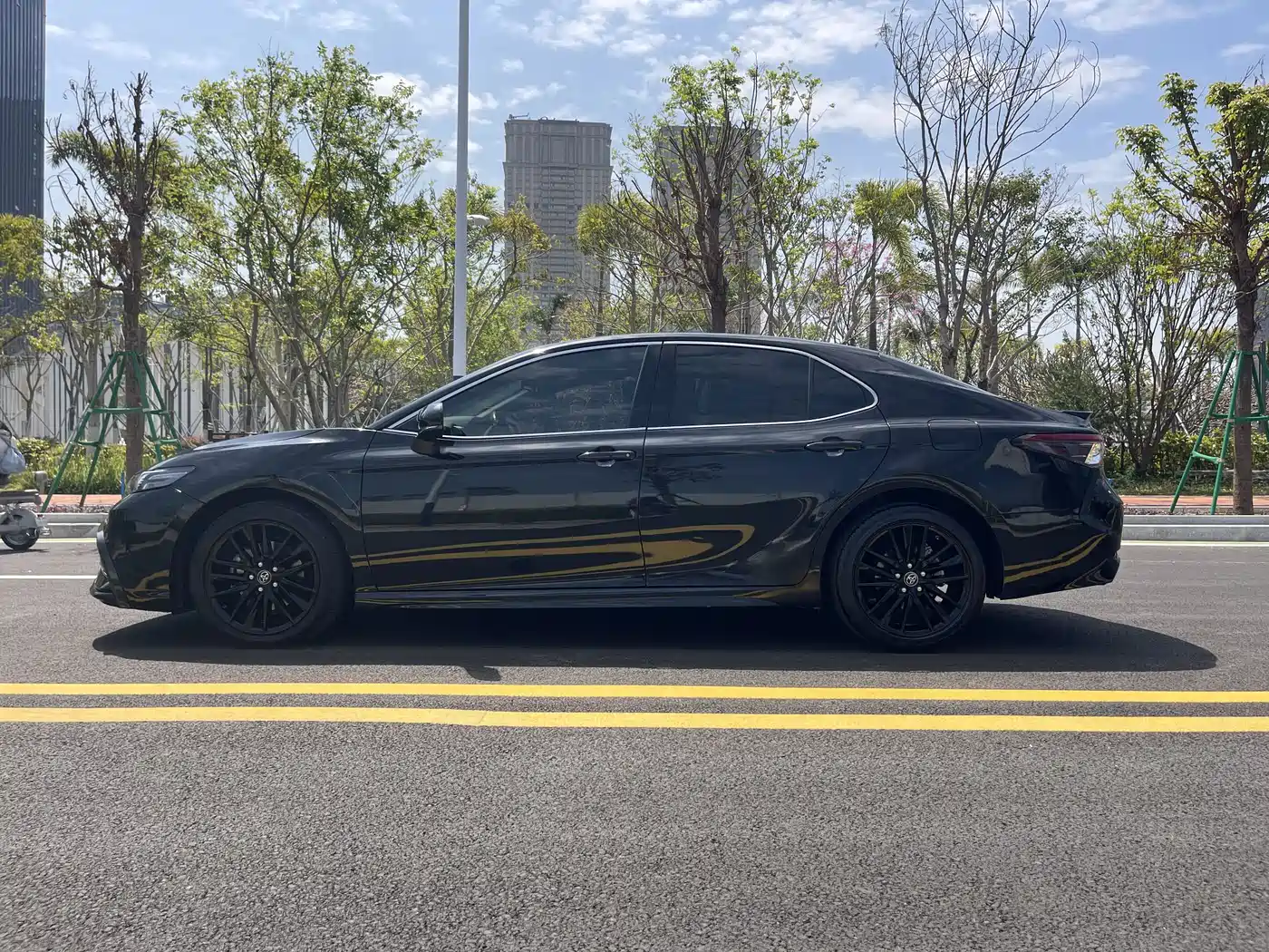 Toyota Camry 2022 2.0S Knight Edition фото 20