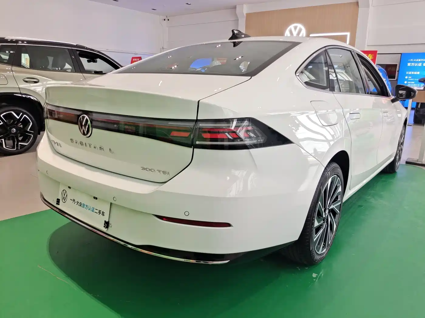 Volkswagen Sagitar 2025 300TSI DSG High-end Model фото 3