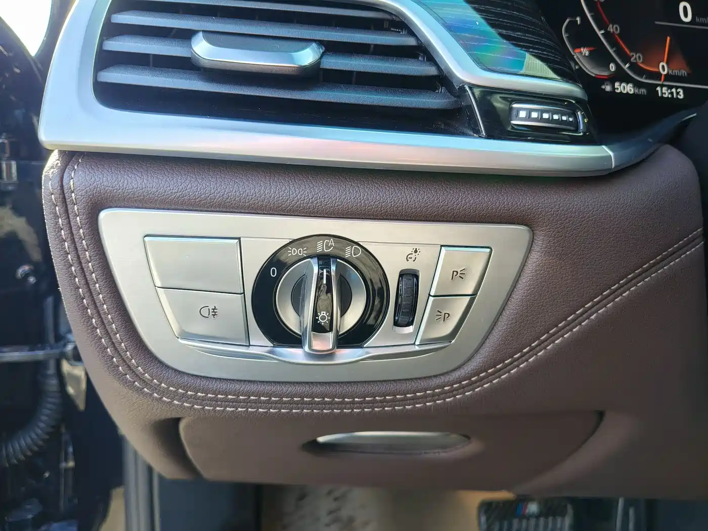 BMW 7 Series 2021 Model 740Li Leading M Sport Package фото 10