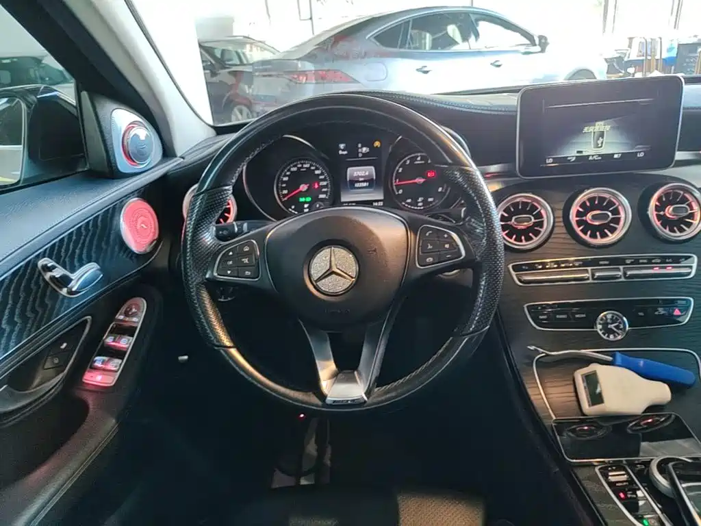 Фото 11 - Mercedes-Benz C-Class