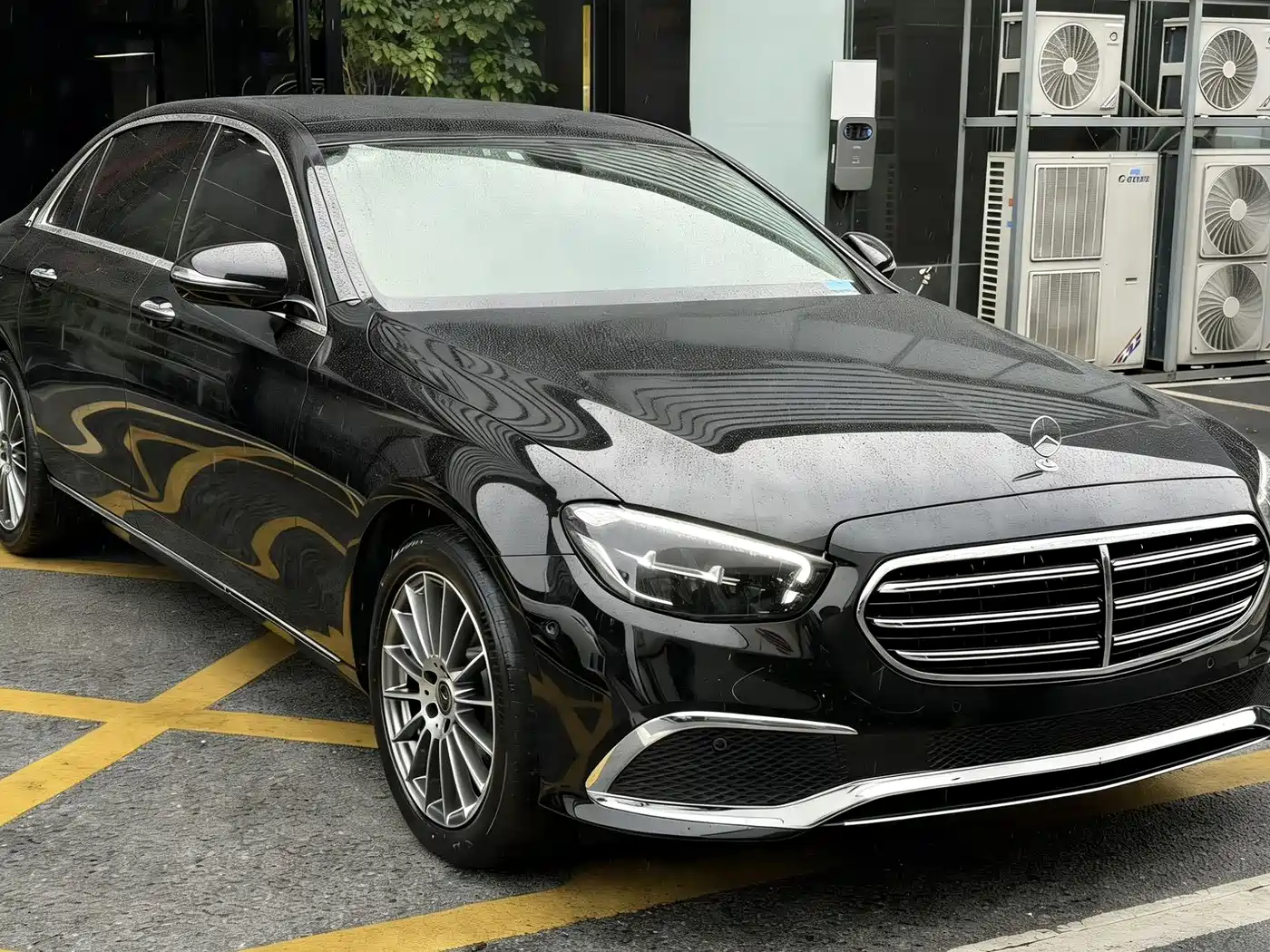 Mercedes-Benz E-Class 2023 E 260 L фото 2