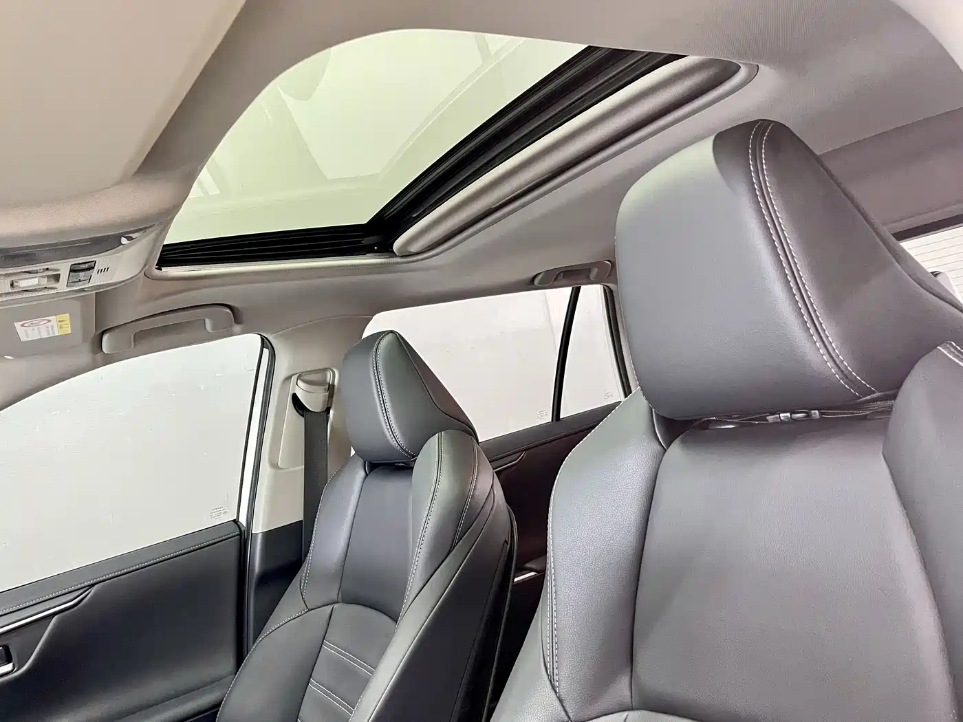 Toyota Wildlander 2022 2.0L CVT AWD Luxury PLUS Edition фото 15
